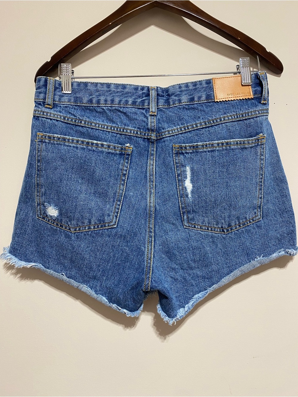 Revolve Avec Les Filles Jean Denim Shorts Distressed Ripped Beach Summer Size 28 - Picture 5 of 8
